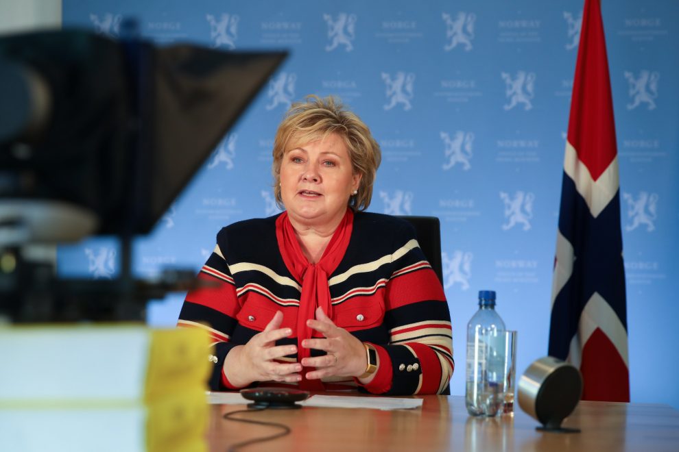 Governo da Noruega orienta retorno à vida cotidiana