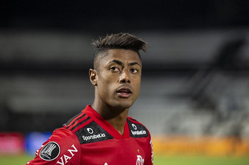 Torcedora cobra valor milionário na Justiça de Bruno Henrique, do Flamengo, por marca ‘otô patamá’