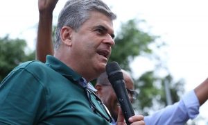 Carro de Washington Reis é alvo de tiros em Duque de Caxias, diz prefeitura; polícia descarta motivação política Carro de Washington Reis é alvo de tiros em Duque de Caxias, diz prefeitura; polícia descarta motivação política