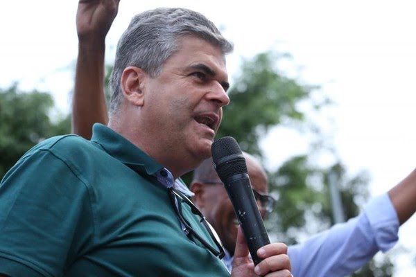 Carro de Washington Reis é alvo de tiros em Duque de Caxias, diz prefeitura; polícia descarta motivação política