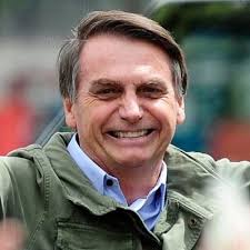 Após mutirão de apoiadores, Bolsonaro dispara em votação para personalidade do ano