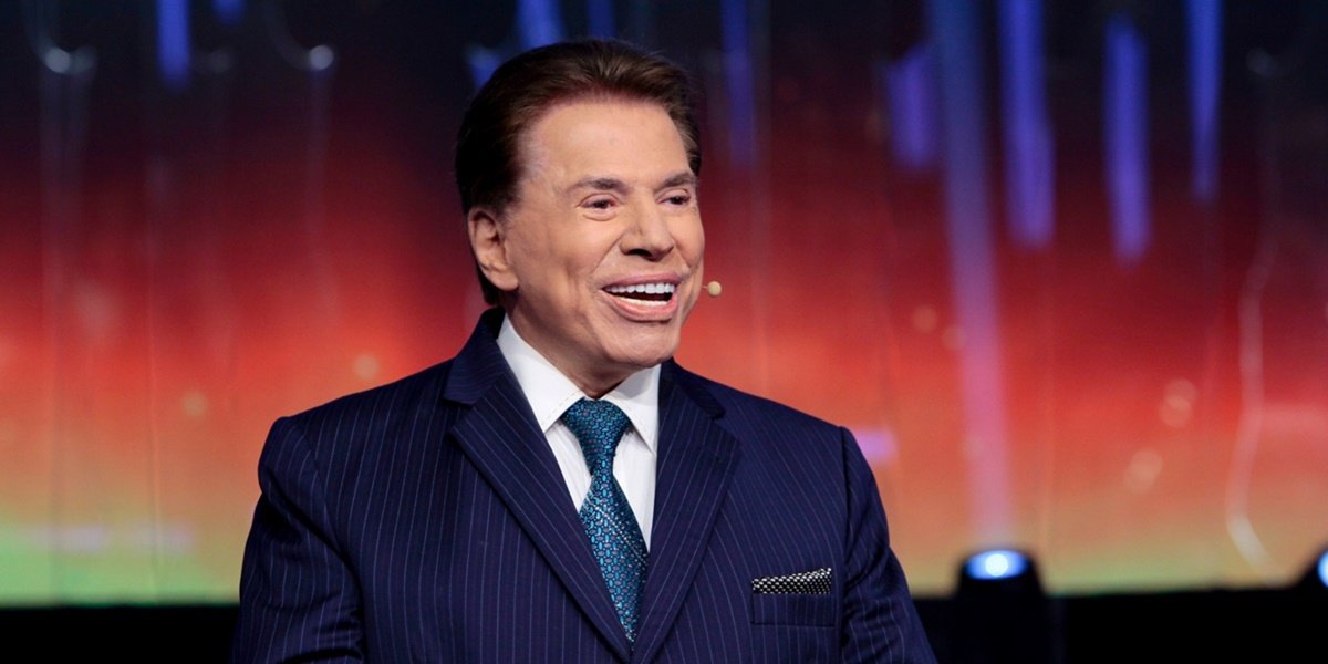 SILVIO SANTOS VAI A CULTO NA IGREJA  EVANGÉLICA  E   FAMÍLIA SE SURPREENDE
