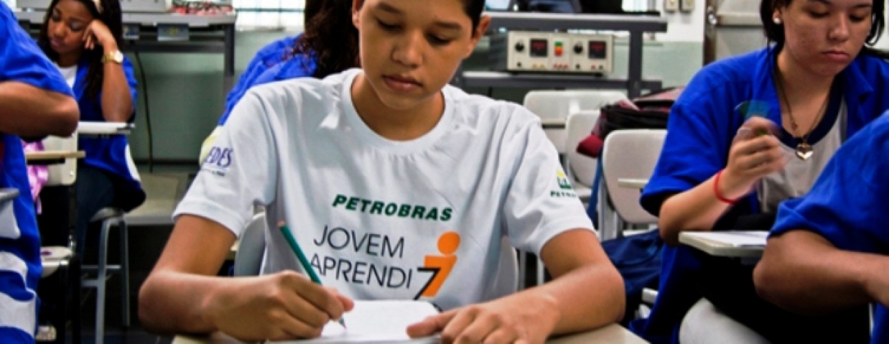 Petrobras abre inscrições para programa de jovem aprendiz no RJ