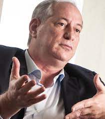 Ciro Gomes diz para jovens cristãos que discutir aborto não é tarefa do presidente da república