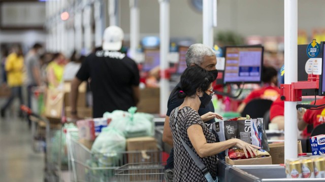 Supermercados oferecem 100 vagas de emprego, no Rio. Veja como se candidatar