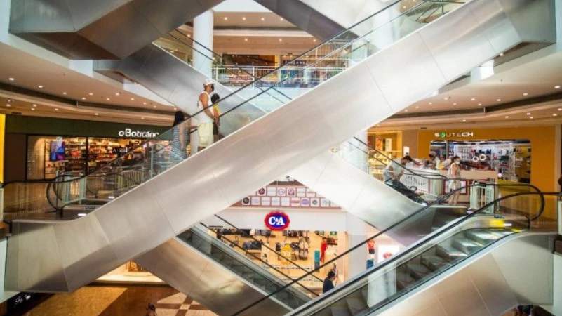 Dia livre de impostos tem até 60% de desconto em shopping do Rio