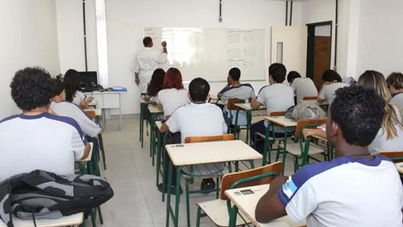 Governo do Estado do Rio convocará 600 professores