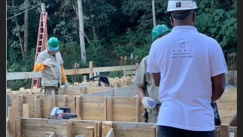 Empresa de engenharia contrata carpinteiro e armador