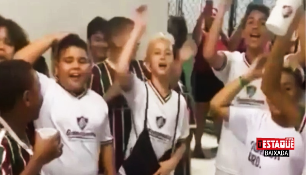 Meninos do Fluminense cantam musica do Flamengo e tem contrato rescindido pelo time; Rubro negro fica sabendo e assume franquia de escolinha na Baixada