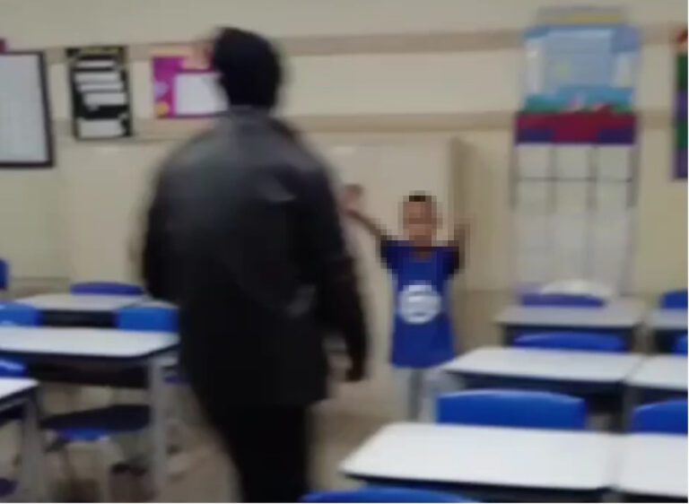 Criança é resgatada após ficar cerca de 5h presa em escola