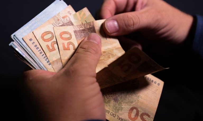 Real é a moeda com a 2ª maior valorização ante o dólar em 2022