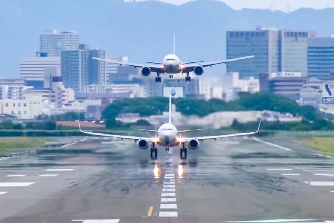 CAOS: Falha de TI paralisa voos de companhia aérea em todo o mundo