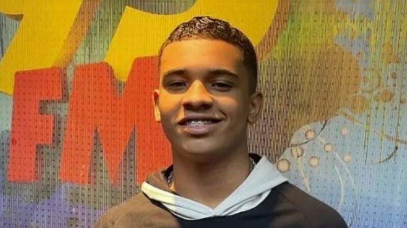 Cantor Kaiky Mello segue internado em estado grave