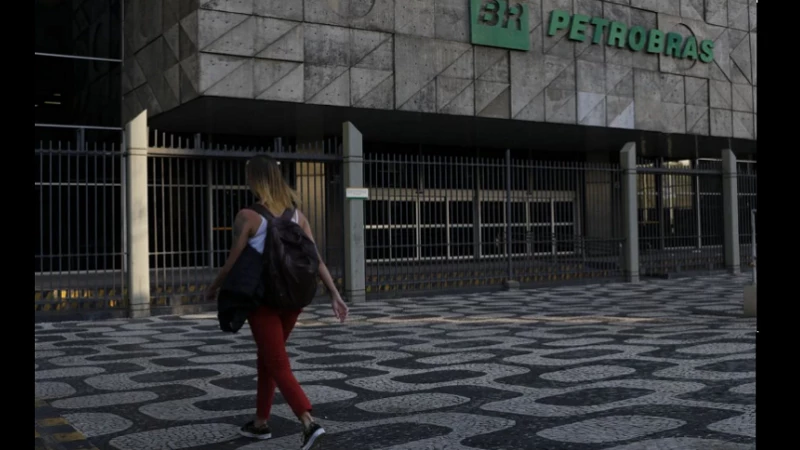 Petrobras retoma programa de estágio com bolsa-auxílio de R$ 1,8 mil