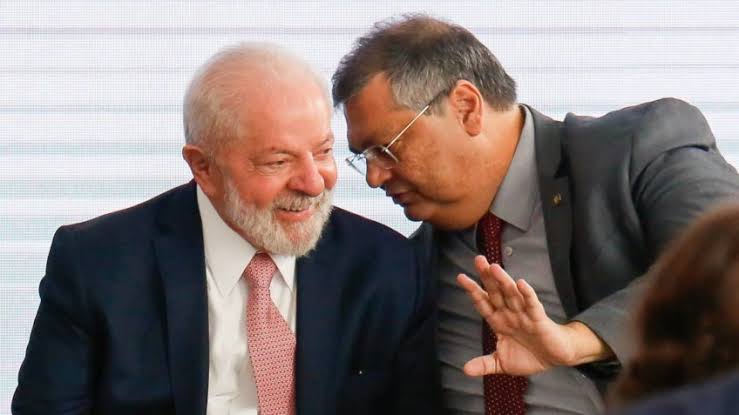Lula Celebra: Pela primeira  vez na história colocamos um comunista no STF