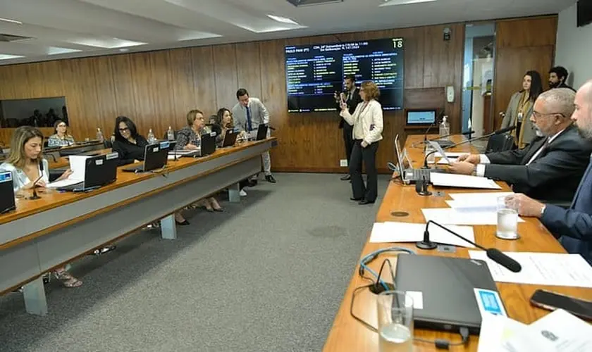 Direitos Humanos do Senado aprova projeto que exige conteúdo feminista nas escolas