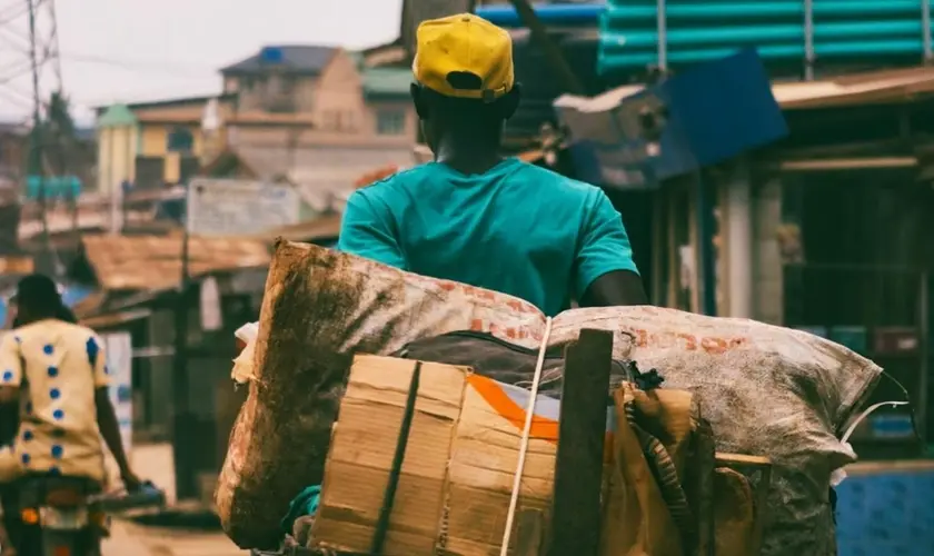 Pai muçulmano mata filho a facadas após conversão ao cristianismo em Uganda