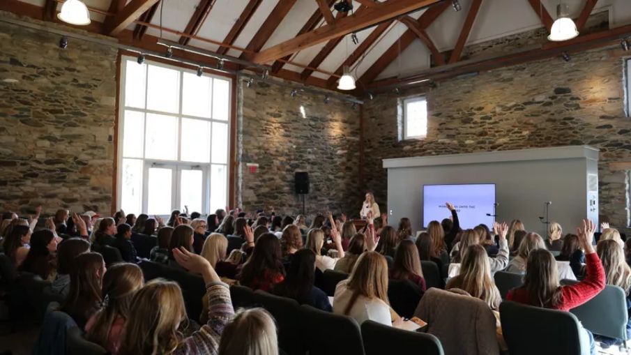 Interesse de jovens nas Escrituras leva igreja a registrar crescimento de 2.000%